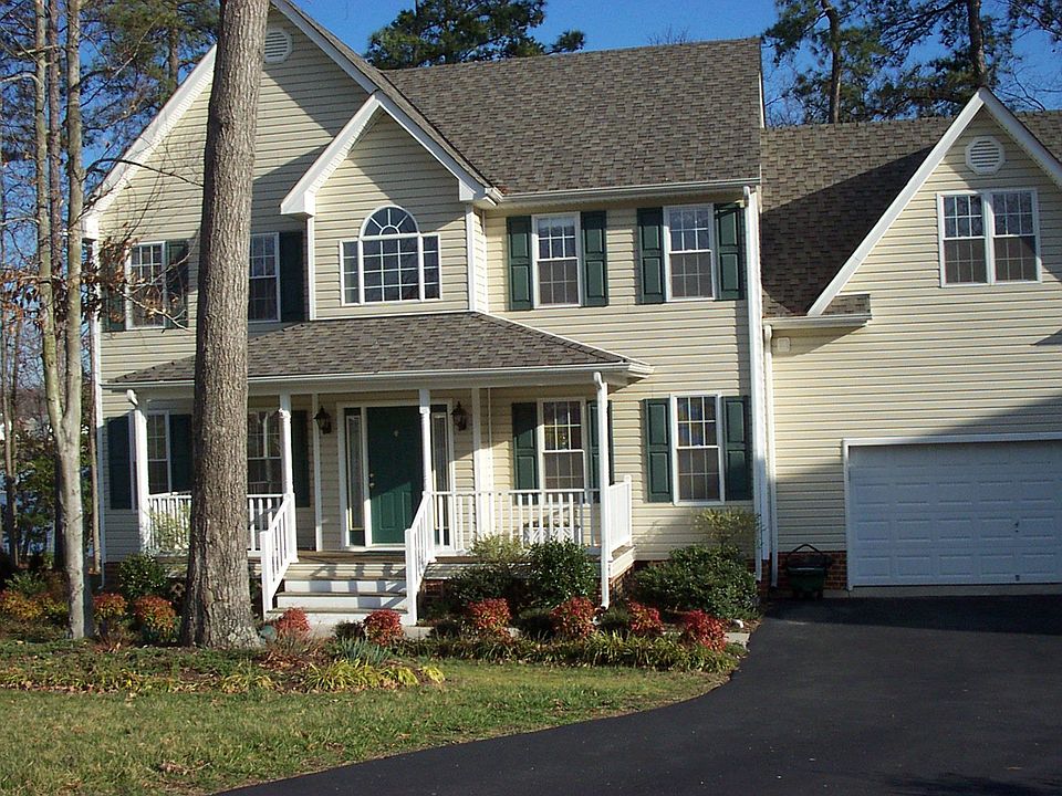 View from cul-de-sac