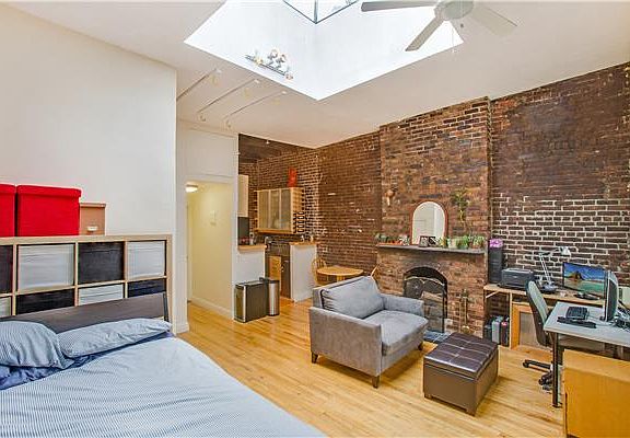 3rd image of 237 E 12th St APT 4A