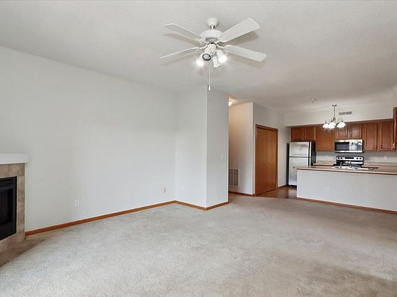 4th image of 4375 York Pl