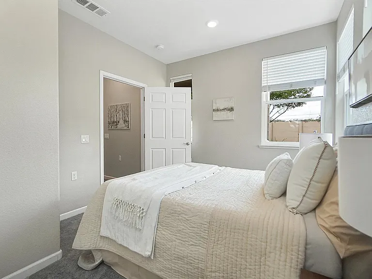 26583 Greta Ln — Photo 2