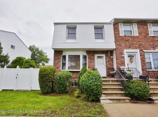 7 Signs Rd #F, Staten Island, NY 10314