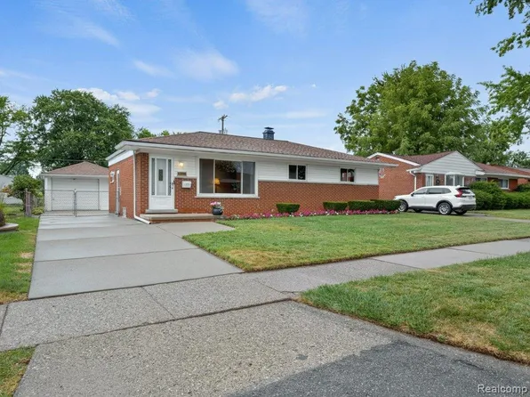 4649 Reader Dr, Warren, MI 48092