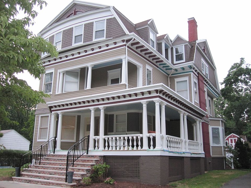 1st image of 379 Montrose Ave