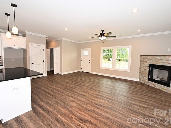 4th image of 3835 Sulphur Springs Rd NE