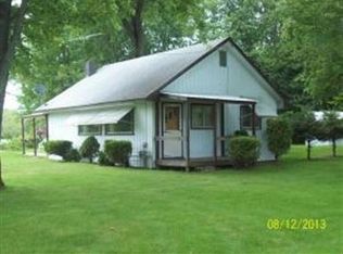 1231 Crist Isle Dr, Cheboygan, MI 49721