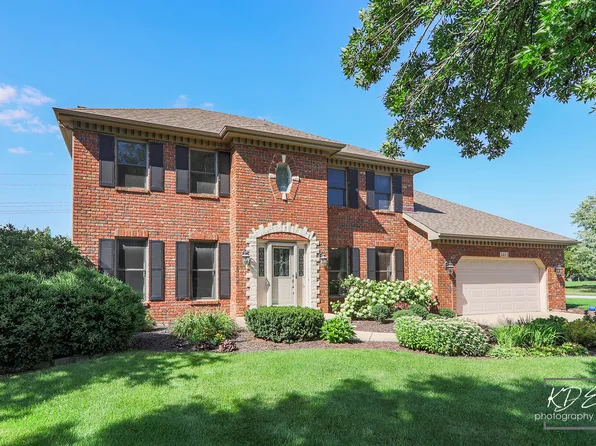 1403 Carlyle Rd, Naperville, IL 60564