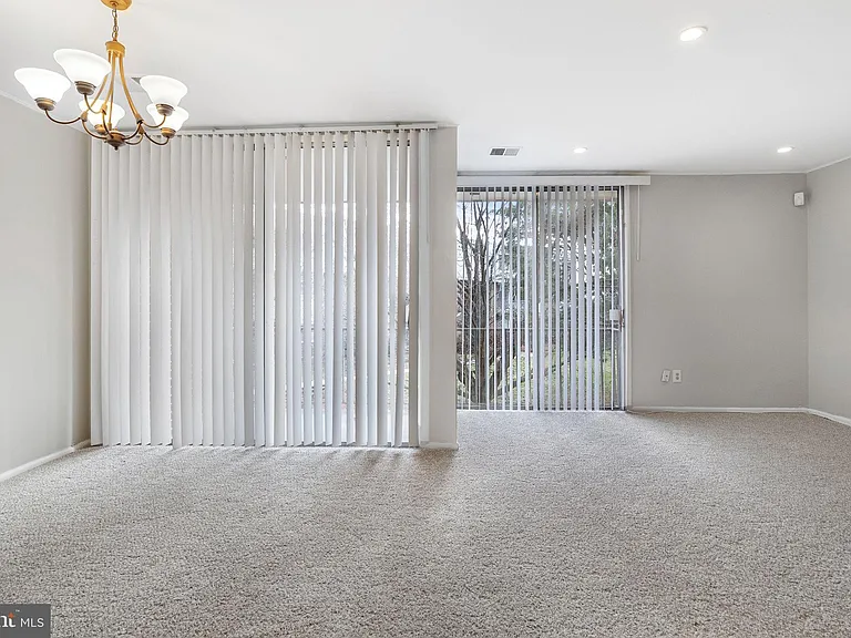 10239 Prince Pl #26-102 — Photo 8