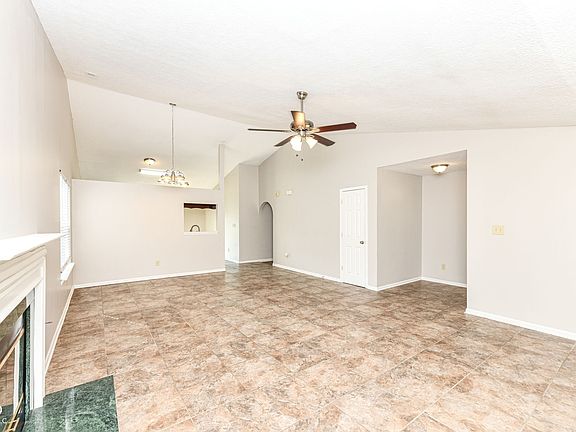 3rd image of 3102 River Shore Pl