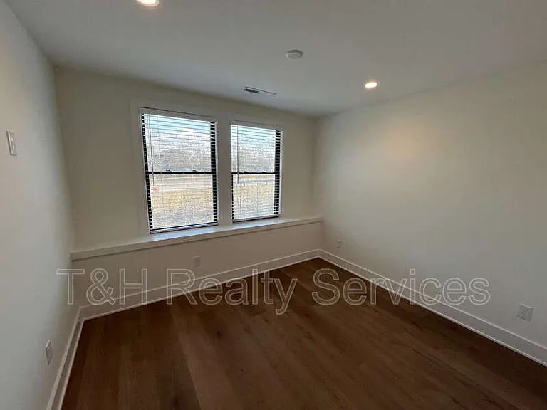 818 Union St — Photo 21