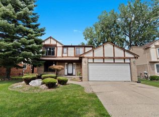 1682 Hillman Dr, Troy, MI