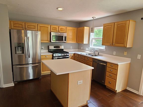 5th image of 8941 Woodlark Dr