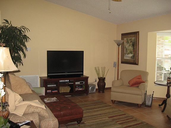 3rd image of 1360 Maywood Ave