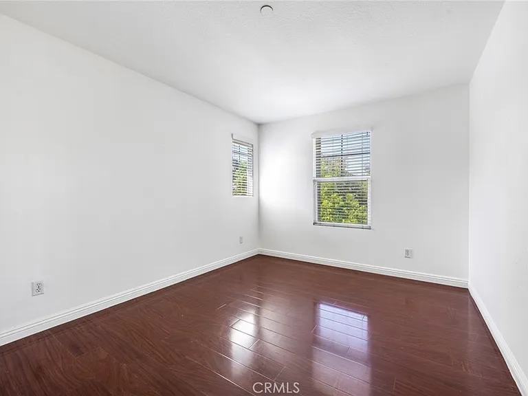 4544 Filson St — Photo 16
