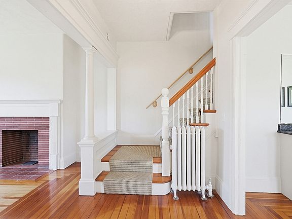3rd image of 319 Central Ave