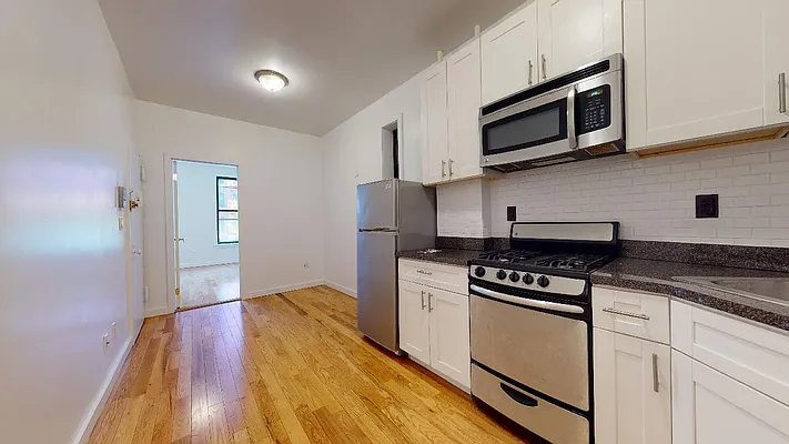 Rented by Bond New York | media 19