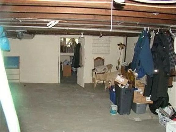 2nd image of 2458 E Erie Ave