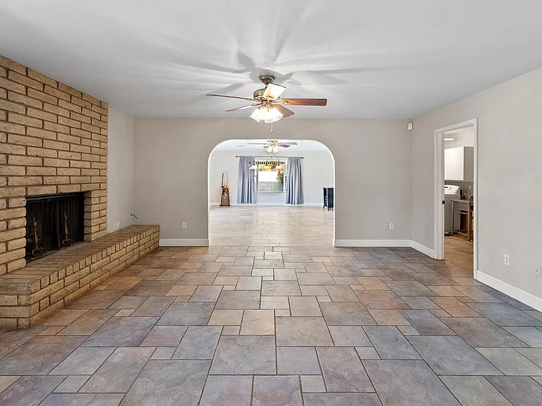 8464 N 7th Ave — Photo 14