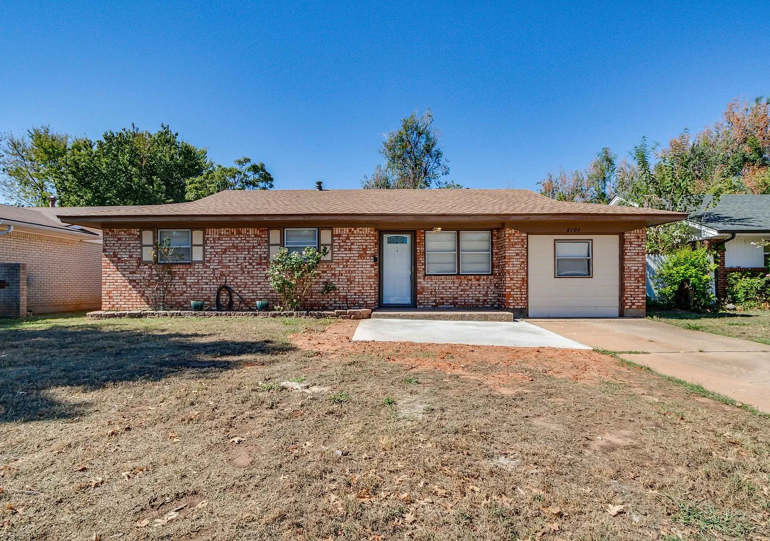 4 Bedroom Del City Home — Photo 2