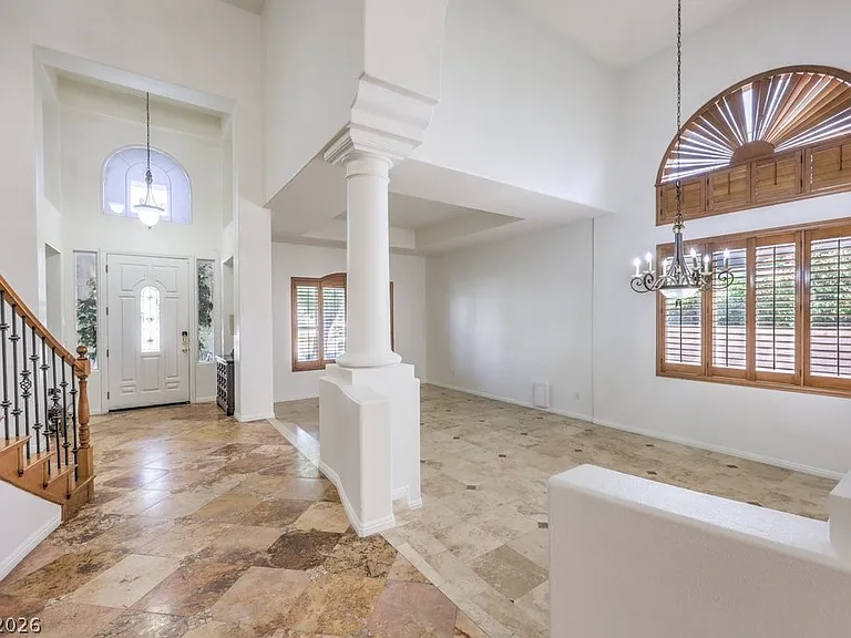 305 Onyx Crest St — Photo 4