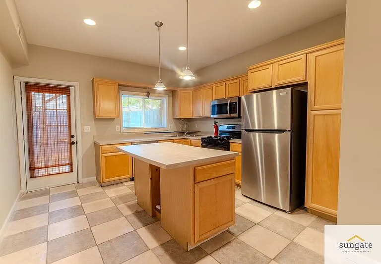1632 Light St — Photo 7