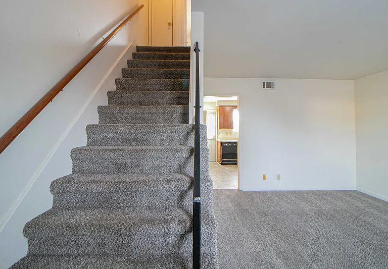 1603-10 Minglewood Dr — Photo 2