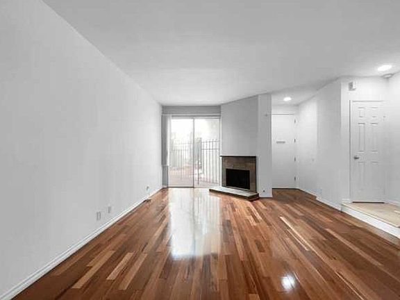 2nd image of 2339 34th St Unit 36