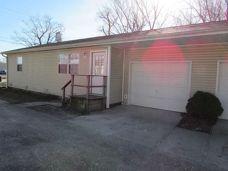 307 E Main St — Photo 7