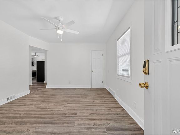 4th image of 138 Elkan Ave