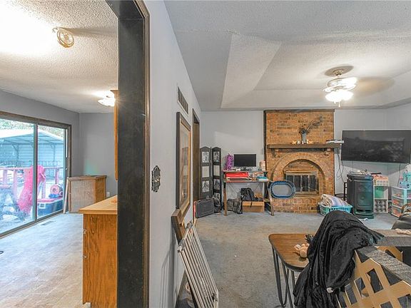 3rd image of 203 N 9th St