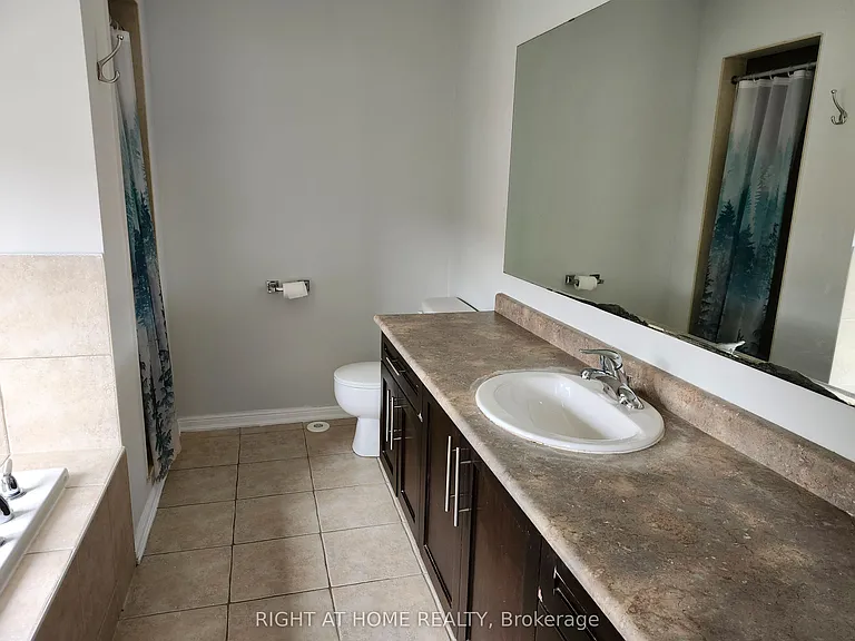 786 Bolingbroke Dr — Photo 28