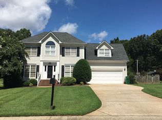 4400 Charlestowne Manor Dr, Charlotte, NC 28211