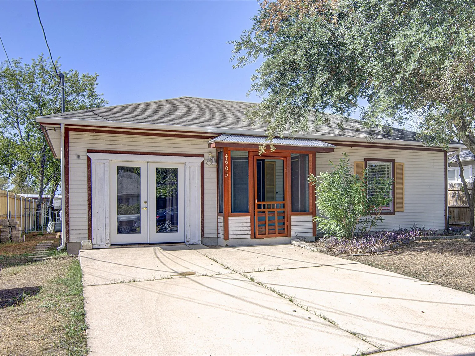 3 bed, 1.0 bath, 1043 sqft, $2,095 — Photo 2