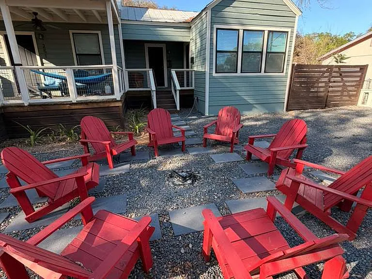 251 E Woodlawn Ave — Photo 20