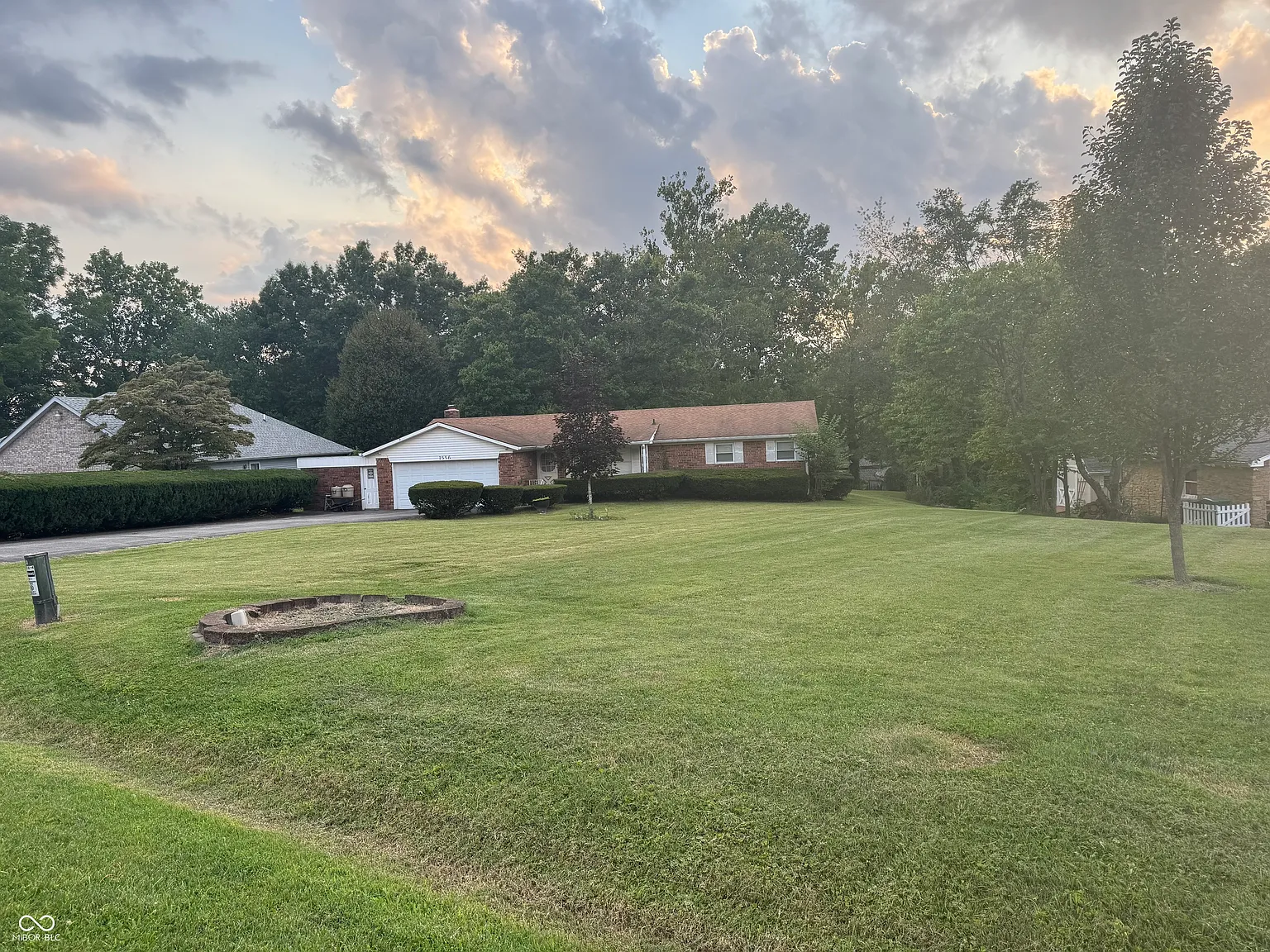 1556 S Mount Nebo Rd photo 1