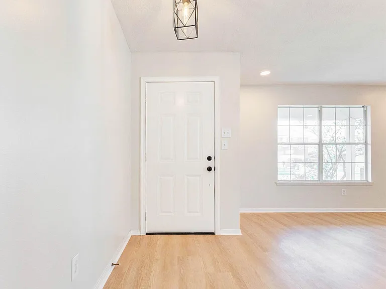 5318 Cilantro Ln — Photo 6
