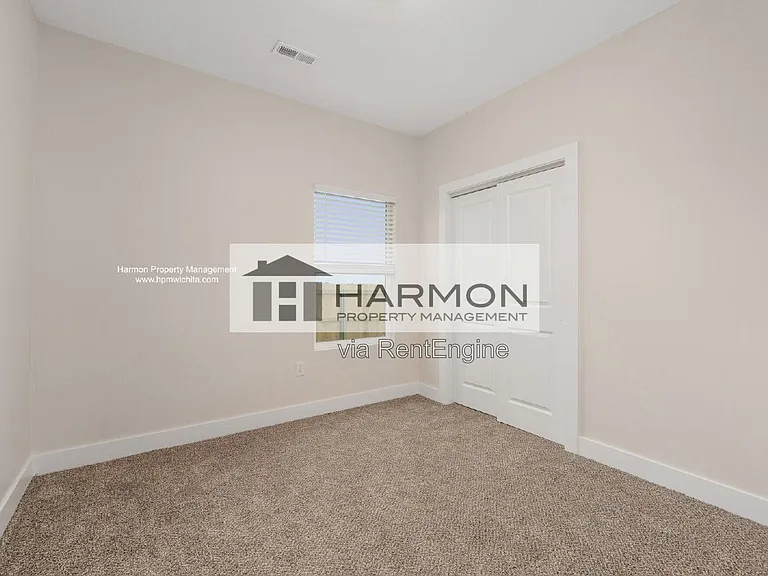 2112 N Reece Rd — Photo 13