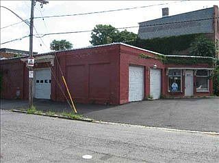 2nd image of 601 Union St