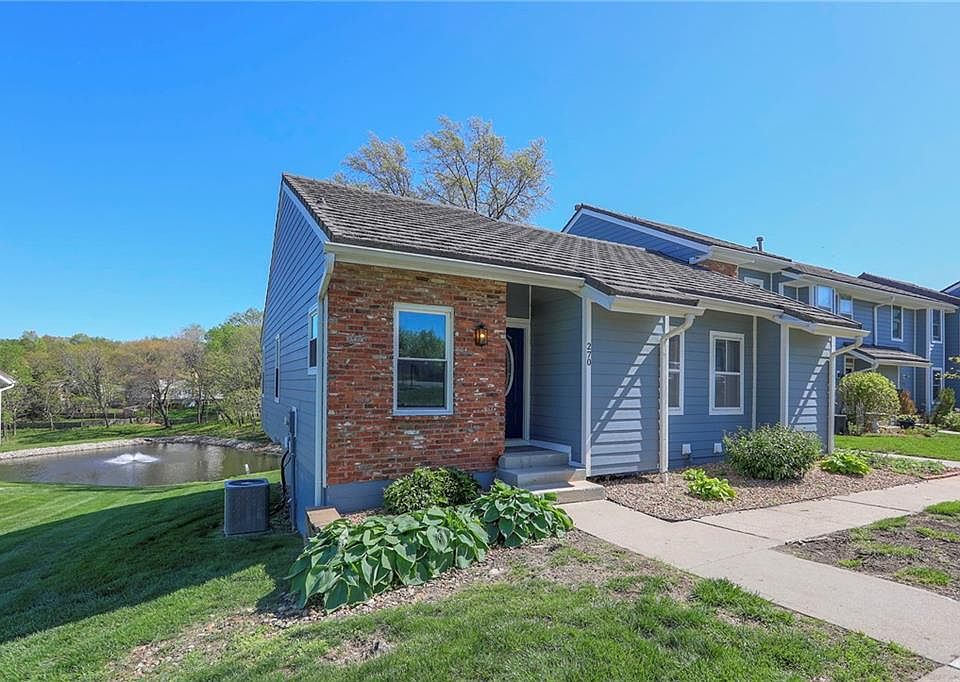 270 NE Bayview Dr, Lees Summit, MO 64064 | MLS #2610710 | Zillow