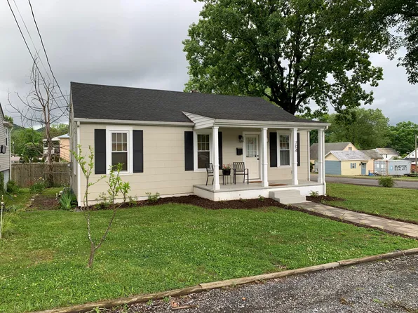 704 E 21st St, Buena Vista, VA 24416