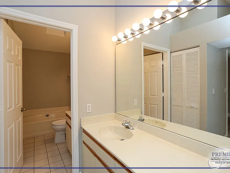402 Emerald Bay Cir #E7 — Photo 29
