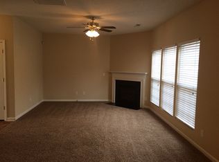 909 Woodlake Dr, Greensboro, NC 27406