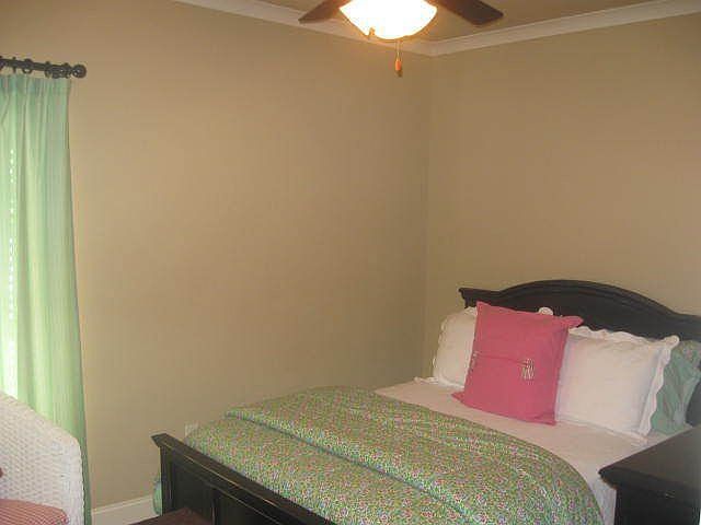 2nd image of 122 Sycamore Rdg