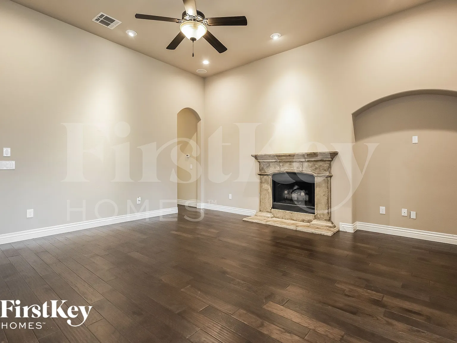 3 bed, 2.5 bath, 2408 sqft, $2,220 — Photo 4