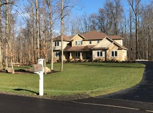 9788 Cumberland Trl, Chagrin Falls, OH 44023