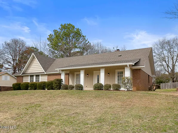 2058 Gateway Dr, Ridgeland, MS 39157