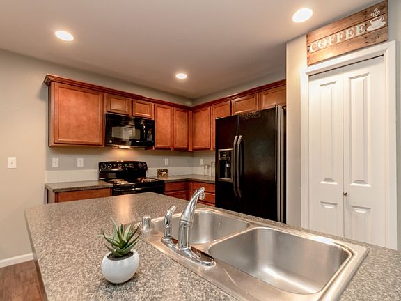 5th image of 5433 Park St E
