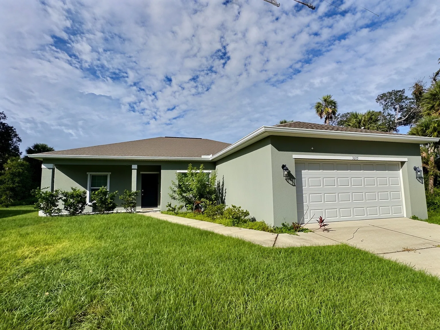 3 bed, 1557 sqft, $1,975 — Photo 2
