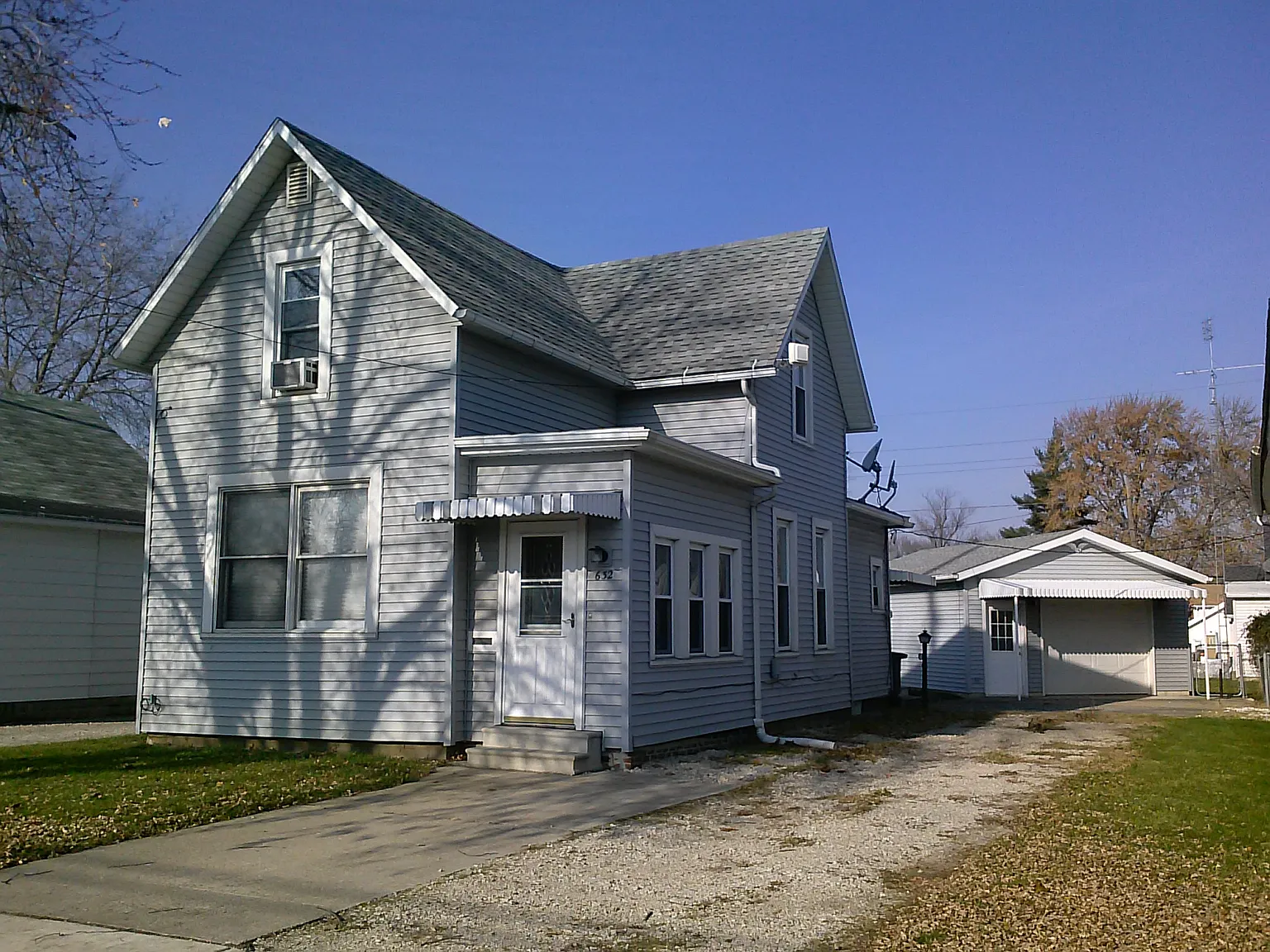 632 Harrison Ave photo 1