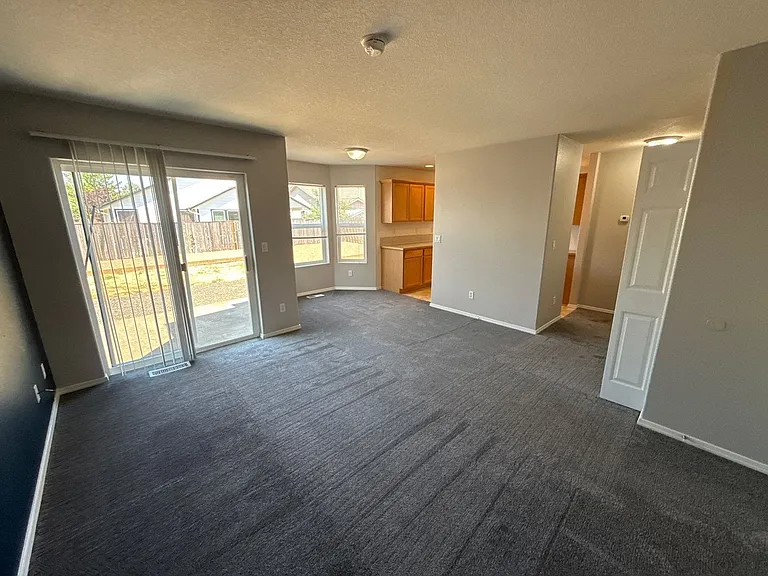 4105 Windy Ave NE — Photo 8