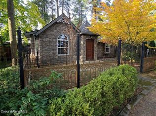 10495 N Lakeview Dr, Hayden Lake, ID 83835